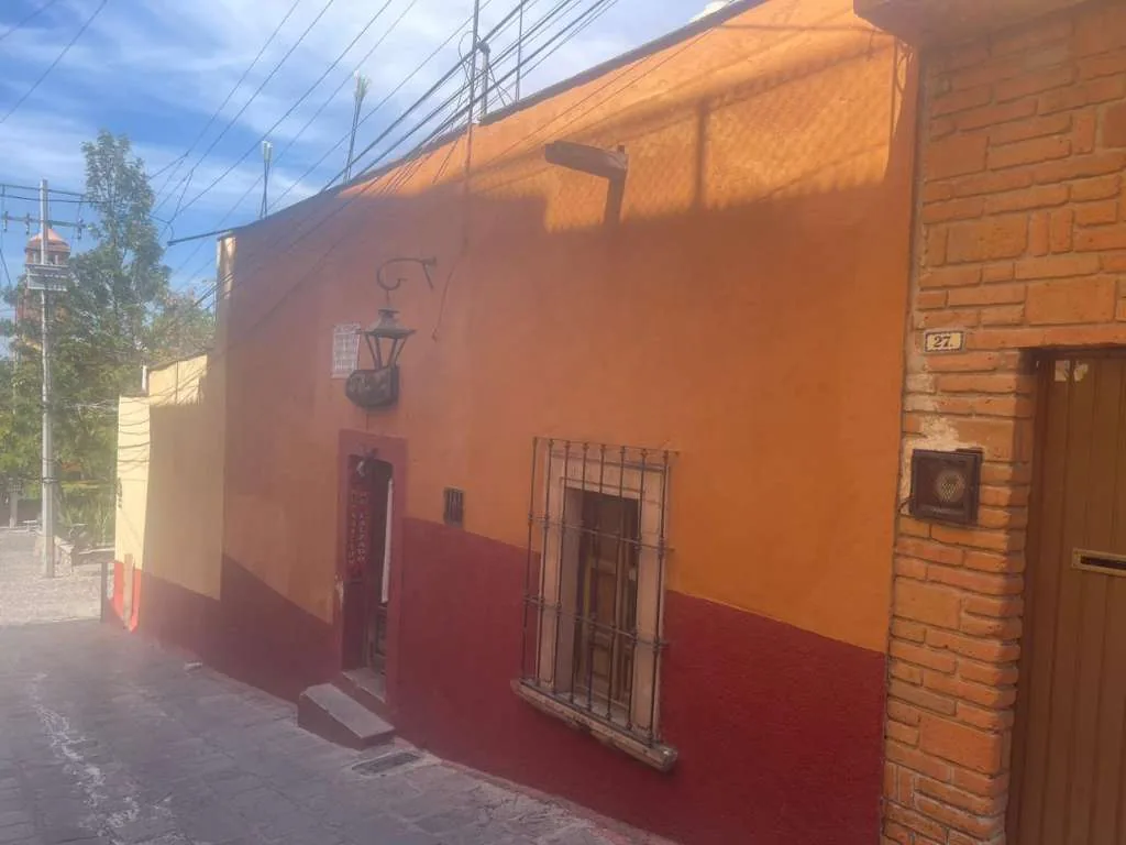 Propiedad colonial durante una visita de compra en San Miguel de Allende