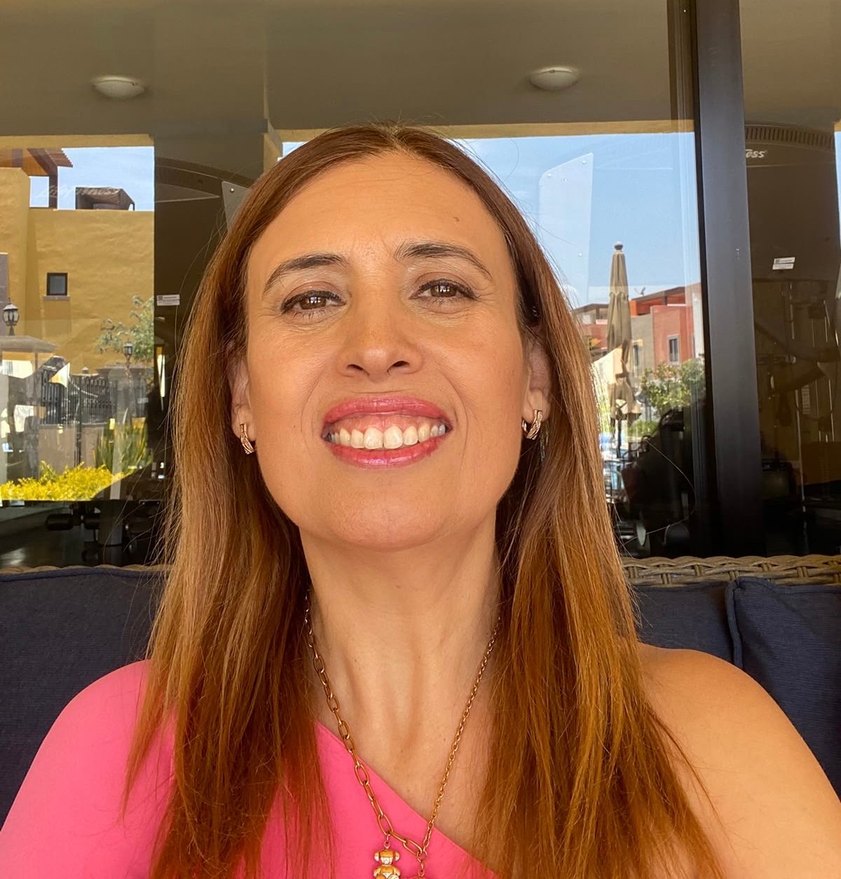 Elena Aguinaga